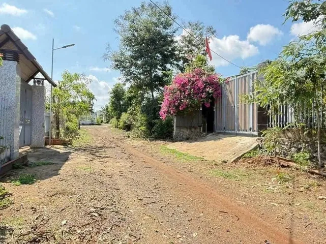 Bán đất 143.6m² có sẵn 60m² thổ cư ngang 5m giá 710 triệu tại Phường Buôn Ma Thuột