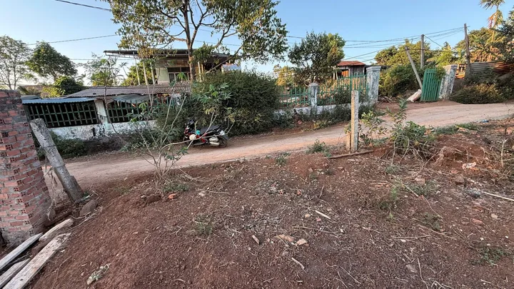 Bán đất 270.5m² có sẵn 60m² thổ cư ngang 6.0m giá 319 triệu tại Xã Cư Pơng