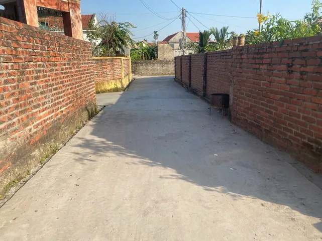 🔥 LÔ ĐẤT GIÁ CỰC TỐT – KÊNH GIANG (cũ),  nay là Phường LƯU KIẾM.l /h;076.231.9990 em Thúy 
📐 Diện tích: 60m²
🧭 Hướng: Đông
🚗 Ngõ rộng: Ô tô đỗ tận cửa
✅ Khu dân cư đông đúc, an ninh đảm bảo
✅ Phù hợp xây nhà ở lâu dài hoặc đầu tư giữ tiền
✅ Mức giá 