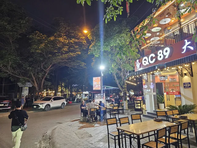 Bán nhà 4.5 tầng khu hud-A. Diện tích 94m mặt tiền 5.2m hướng đông nam. Lô áp góc. Mặt đường nguyễn khuê làn 2 đường lê thái tổ. Phường võ cường tỉnh bắc ninh