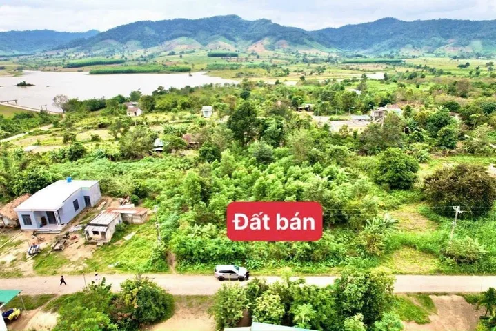 Bán đất 220m² có sẵn 60m² thổ cư ngang 5m giá 289 triệu tại Xã Cư Yang