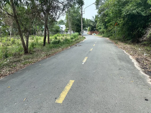 Bán đất cc, 5x45, 80m2 tc, MT Nhựa, cách DT749B 50m, cách chợ Bến cát 700m, giá 1,4tỷ