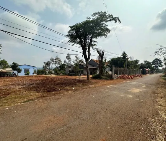 01 lô duy nhất full thổ cư siêu dài tại vị trí với rất nhiều dự án lớn bao vây.