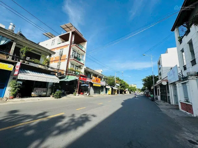Bán Đất Sẵn Mặt Bằng Kinh Doanh Gia Đình Mặt Đường Đặng Tất - Vĩnh Hải.
- Diện Tích 572m2 ngang 12m Nở Hậu 17,7m.