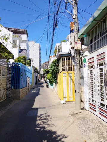 Msp14 BĐST
🏡 BÁN 2 CĂN NHÀ LIỀN KỀ – NGANG 10M – BẮC NHA TRANG

📍 Vị trí đẹp
 • Hẻm thông qua Củ Chi, cách đường Bắc Sơn chỉ 50m
 • Cách đường 2/4 khoảng 500m
 • Đi biển chỉ 2 phút di chuyển