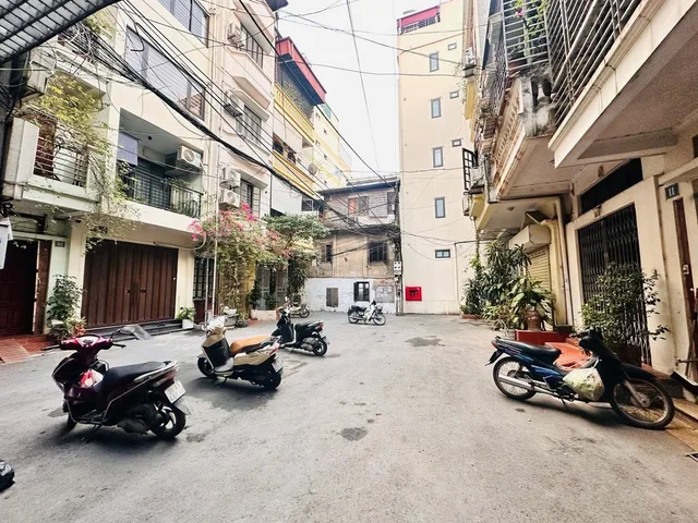 - Nguyễn Lương Bằng - 20m ra MP. Lô góc 2 thoáng. Nhà dân xây chắc chắn đẹp. Ngay Ngã 6 Ô Chợ Dừa