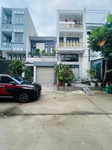 NHÀ MỚI 3 TẦNG – GẦN CHỢ KHẢI HOÀN – HẺM 10M TRẦN ĐẠI NGHĨA

📐 Diện tích: 5 x 14 (70m²) vuông đẹp, không lộ giới
🏡 Kết cấu: 1 trệt 2 lầu sân thượng – 3PN, 4WC, phòng khách, bếp rộng
🚗 Hẻm trước nhà 10m xe tải, cách chợ Khải Hoàn vài bước chân

🌆 Tiệ