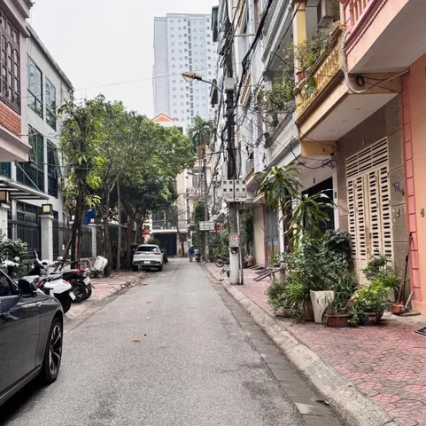 Xuân Quỳnh gara ô tô 70 m 7 tầng thang máy nhỉnh 30 tỷ.