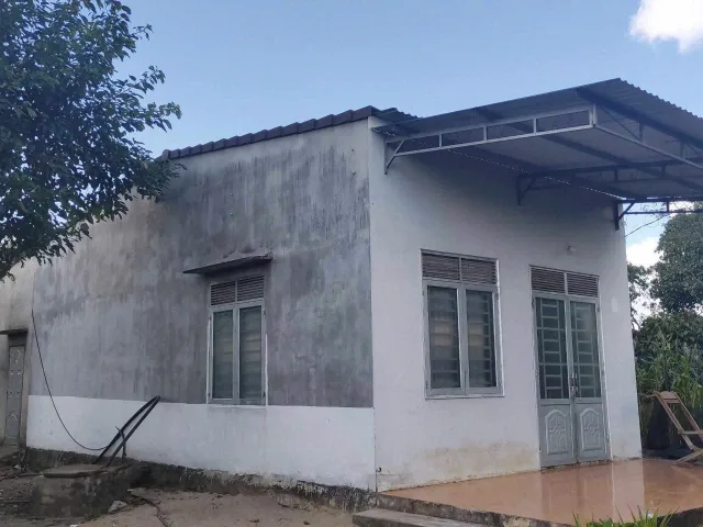 Bán đất 1204.4m² có sẵn 100m² thổ cư ngang 20.0m giá 650 triệu tại quảng hiệp