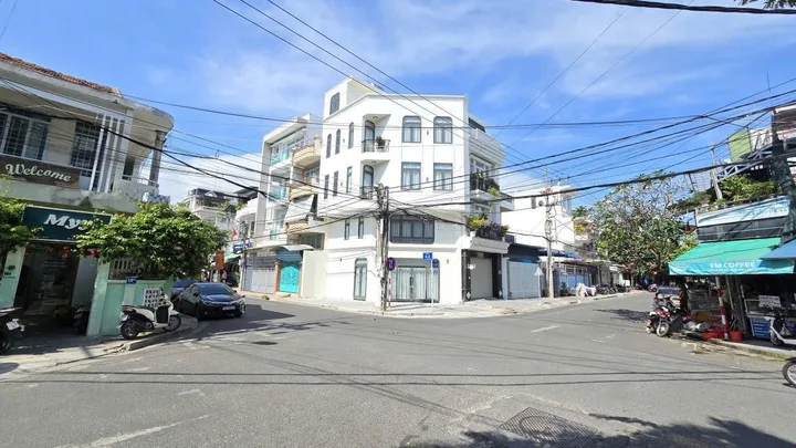 Bán nhà 28.7m² full thổ cư ngang 5.69m giá 8.8 tỷ tại Phường Phước Tân Thành phố Nha Trang