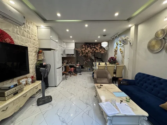 1x tỷ | Vân Hồ 3 trước nhà rộng rãi x 15m ra Oto x dân trí cao | 57m2 x 5 tầng x nhà dân xây chắc chắn