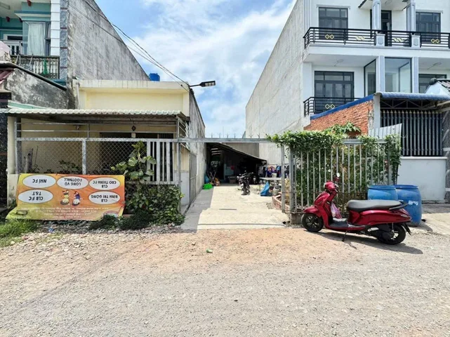 Bán đất 353m² full thổ cư ngang 10m giá 5.5 tỷ tại Xã Đức Hòa