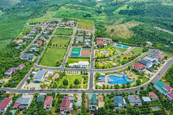 chính chủ bán 200m2 đất trung tâm thành phố sổ sẵn