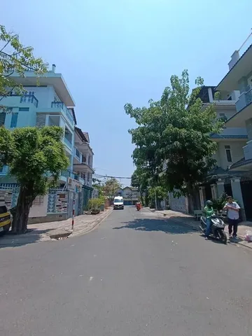 BIỆT THỰ  NGAY TRUNG TÂM QUẬN 8 - KHU HIẾM NHÀ BÁN - PHÙ HỢP KHÁCH THÍCH SỰ YÊN TĨNH AN NINH-NGANG KHỦNG 12M- 45 TỶ.