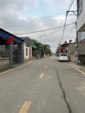 Bán 99 m Lâm Động đường 2 ô tô tránh nhau. Kinh doanh buôn bán được . L/h;076.231,9990 em Thúy