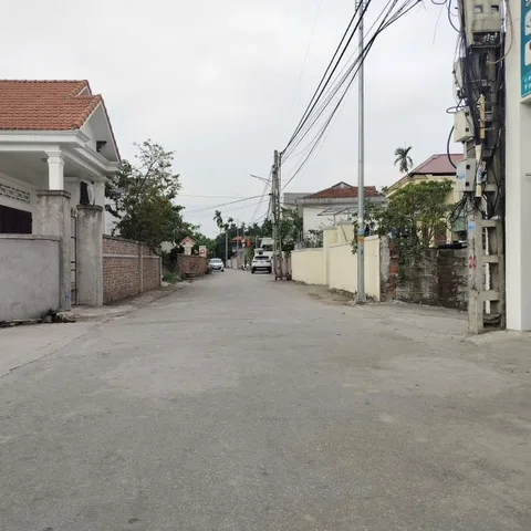 Bán 61 m thôn Đền Lâm Động giá quá êm. Cách đường thôn 30 m. L/h:076.231.9990 em Thúy