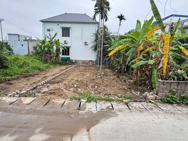 Bán 90 m đường thôn thông các ngả tại Lâm Động.gần Tái định cư. L/h:076.231.9990 em Thúy