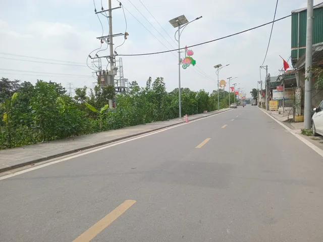 Gần vin 2,3 đất nghĩa trụ xe 7 chỗ vào đất giá 3.2 tỷ