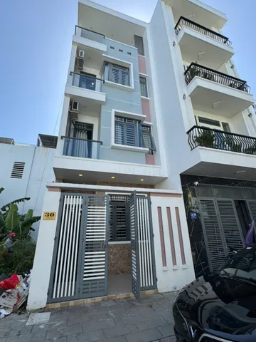 Bán nhà 66.6m² full thổ cư ngang 4.5m giá 7.95 tỷ tại Phường Nam Nha Trang