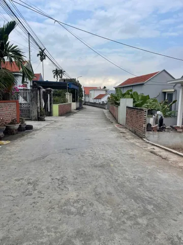 A zai gửi bán lô đất phường Hòa Bình
L/h;076.231.9990 em Thúy 
Đường thông các ngả xe oto tránh nhau 
Giá chỉ 1 tyr3xx