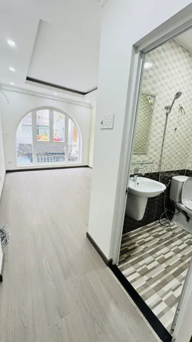 BÁN NHÀ ĐOÀN VĂN BƠ 5 TẦNG 3 PHÒNG NGỦ QUẬN 4