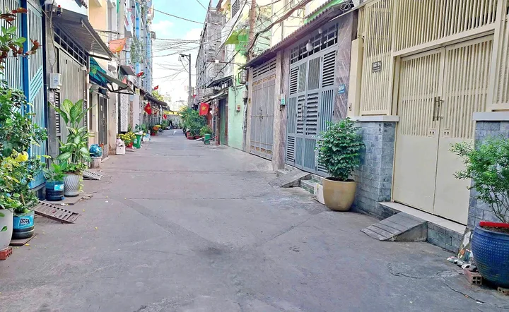 nhà đẹp 4 tầng tại Bình tân_ngang lớn 5m_nhỉnh 5ty