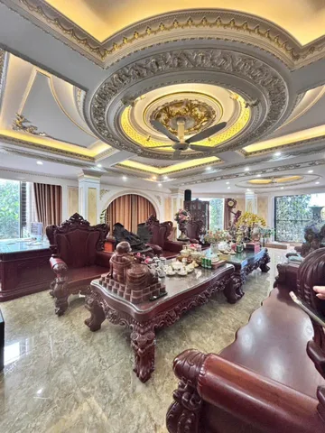 Cho thuê tòa nhà làm văn phòng mặt đường chính khu võ cường bắc ninh T1 diện tích 110m2, T2 + 3 + tum diện tích mỗi sàn 150m2 giá 50 triệu/tháng