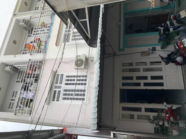 Nhà sổ riêng đồng sở hữu 3 căn dt 3x10 xây dựng 2 lầu dân cư yên tỉnh hiện hữu