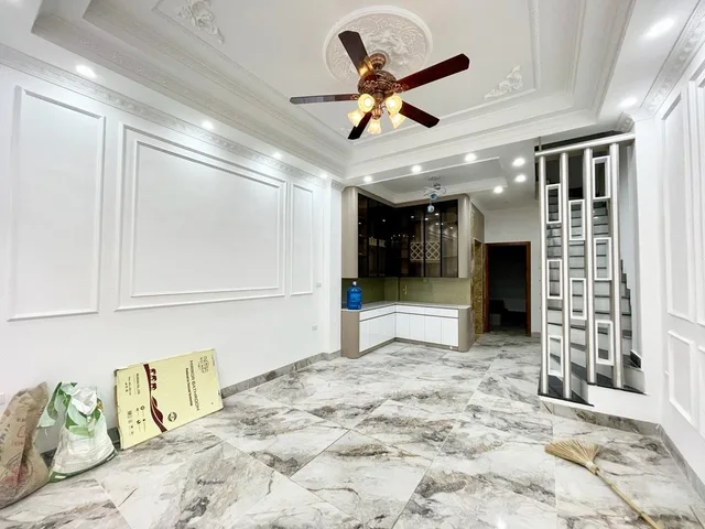 Bán gấp nhà nếu da Văn Cao Ba Đình Hà Nội thang máy mới Nhà mới xây