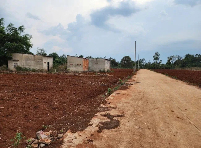 cách trung tâm hành chính mới BMT từ 3km để đến: bến xe tỉnh phía Bắc, viện hàn lâm, khu đô thị Ecocity