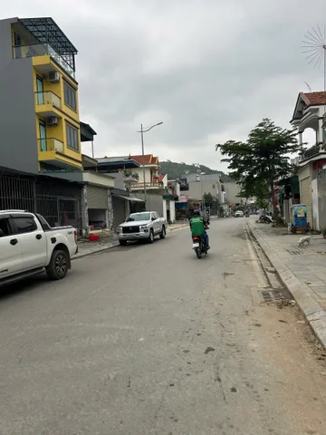 Bán đất mặt đường EC Hùng Thắng khu vực trung tâm kinh doanh đủ mọi thứ