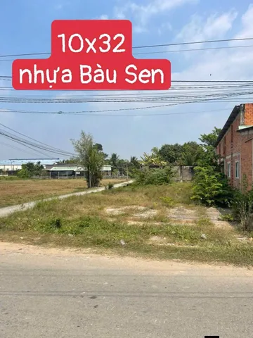 Bán đất 905.2m² có sẵn 320m² thổ cư ngang 10m giá 3.8 tỷ tại Xã Đức Lập