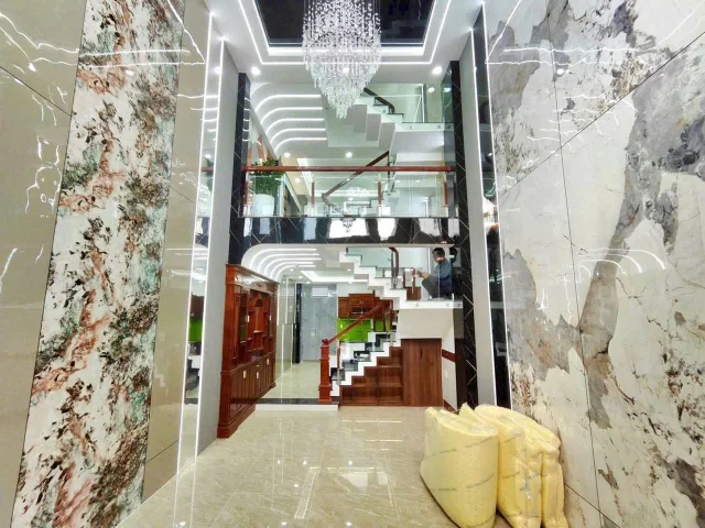 Nhà Đẹp 4 Tầng, Đường 8m, 4x17m, Khu Vip Cống Lở, Gần Chợ Phạm Văn Bạch, Chỉ 8.x Tỷ
