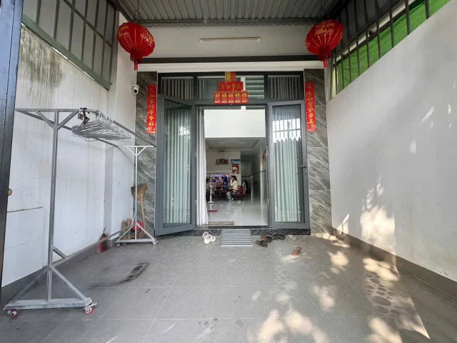 Bán đất tặng luôn căn nhà 1 trệt 1 lầu phường Chánh Nghĩa cũ (phường Thủ Dầu Một-TP.HCM) giá êm