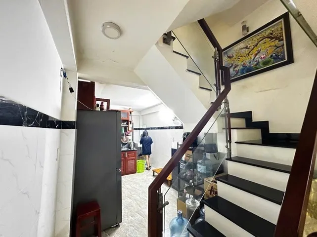 BÁN NHÀ ĐƯỜNG 6M – KHU PHÂN LÔ CƯ XÁ TỰ DO – GẦN BÀN CỜ
