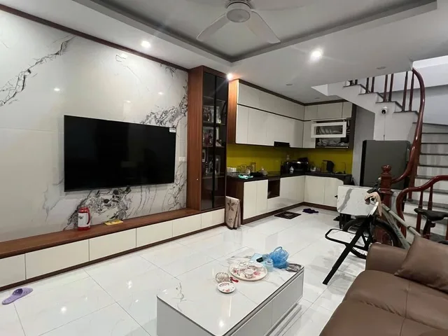 Chuyển Công Việc Bán Nhà Ngô Gia Tự, Long Biên 33m2, 5T chỉ 6,7 tỷ (cam kết chuẩn)