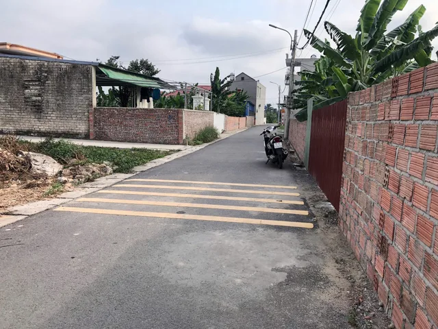 🌈  Bán lô mặt đường trải nhựa Thuỷ Sơn   Thuỷ Nguyên .l/h;076.231.9990 em Thúy 

- dt 60m2  ngang 4,3m 

-vị trí đẹp,không lỗi lầm.Ngay gần doanh trại quân đội đang xây dựng và trục đường mới 21m thông ra 359

-Sổ đỏ sẵn.Gần KDT Tân Quang Minh,Gò Ga