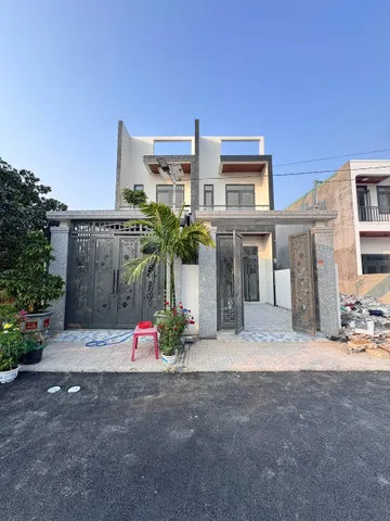 500 TRIỆU DỌN VÀO Ở NGAY, CUỐI ĐƯỜNG ĐỒNG KHỞI TÂN PHONG . SHR FULL THỔ ĐƯỜNG NHỰA 9M CÓ VỈA HÈ