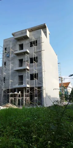 BÁN KHÁCH SẠN MỚI XÂY – NGAY TRUNG TÂM THỊ TRẤN LONG THÀNH