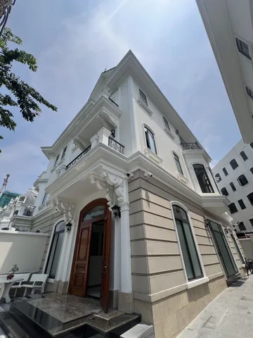 Thương lượng với chủ❌Giảm sốc giá thuê biệt thự Victoria đường Lâm Quang Ky chỉ 70 triệu, nhanh tay liên hệ để được giá tốt