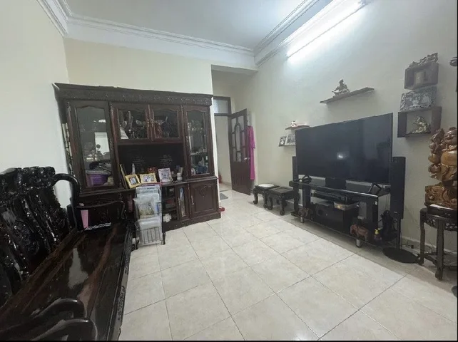NHÀ CHỦ TỰ XÂY CHẮC CHẮN -PHỐ NGUYỄN CHÍ THANH- PHÂN LÔ Ô TÔ TRÁNH, VÀO NHÀ - KINH DOANH VỈA HÈ - NGÕ THÔNG RA HUỲNH THÚC KHÁNG- 39M2-4T- Mt3,7M