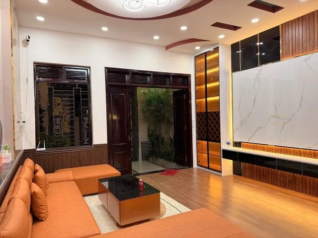 🔥NHÀ HẺM Ô TÔ-NGAY METRO TÂN THỚI HIỆP, QUẬN 12
93M2-NGANG 4.9*18  -TẶNG FULL NỘI THẤT 💰 6.5 TỶ TL