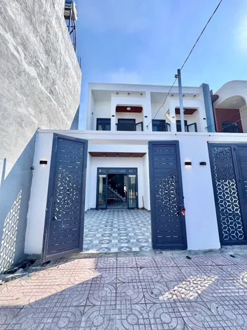 NHÀ 1 TRỆT 1 LẦU NGAY CHỢ THẠNH PHÚ 108m2