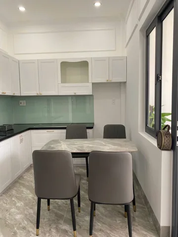 🏡 BÁN NHÀ 2 TẦNG FULL NỘI THẤT – THUỶ VÂN
✨ View thoáng Royal Park – kiệt ô tô Lê Đức Anh