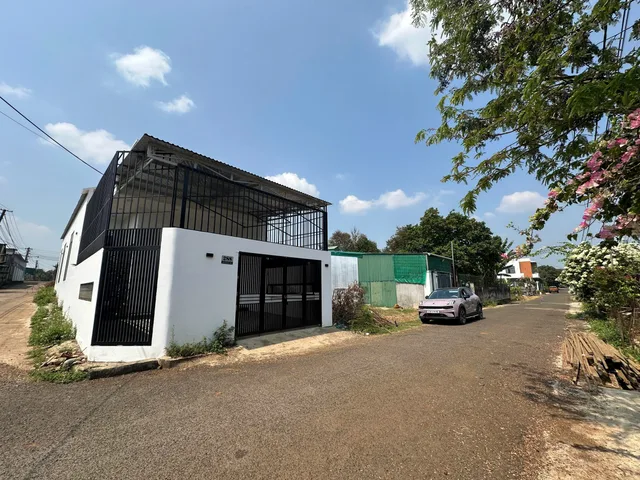 Bán nhà 136.4m² full thổ cư ngang 6.2m giá 2.69 tỷ tại Xã Cư ÊBur Thành phố Buôn Ma Thuột