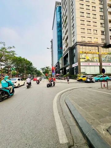 ✅ Nhà Đẹp Ngã Tư Sở, Gần ĐH Thủy Lợi, Ngõ Trước Nhà Rộng 3m, DT 40m2, 5 Tầng, Giá 13.5 Tỷ