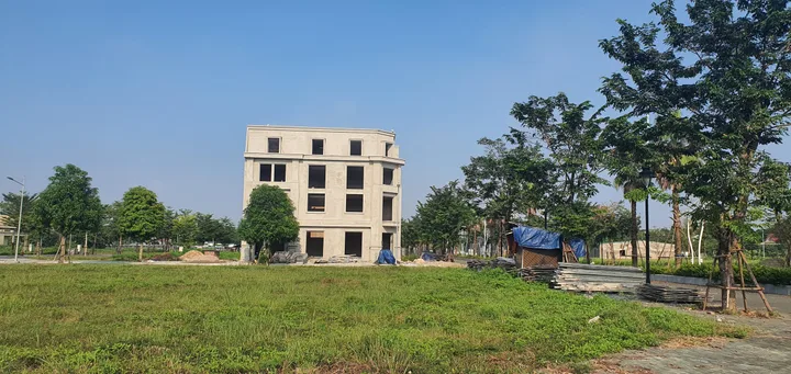 Bán đất HUD Lương Sơn lô LK5 hướng Bắc – View vườn hoa cực đẹp.