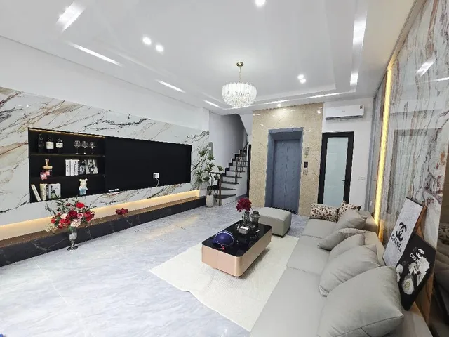 KIM MÃ - LÔ GÓC - XÂY MỚI - 6 TẦNG - THANG MÁY