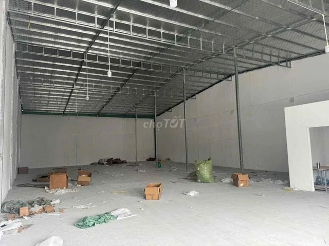 Cho thuê kho 428m2 cạnh Thành phố Mới, Bình Dương - Diện tích : 14x30