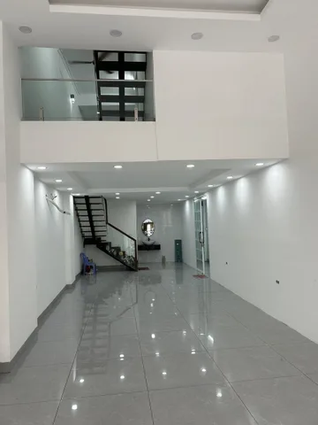 Cho thuê nhà 2 tầng mặt phố Tôn Đức Thắng,hợp làm văn phòng, ngân hàng, Spa,TT vàng bạc...